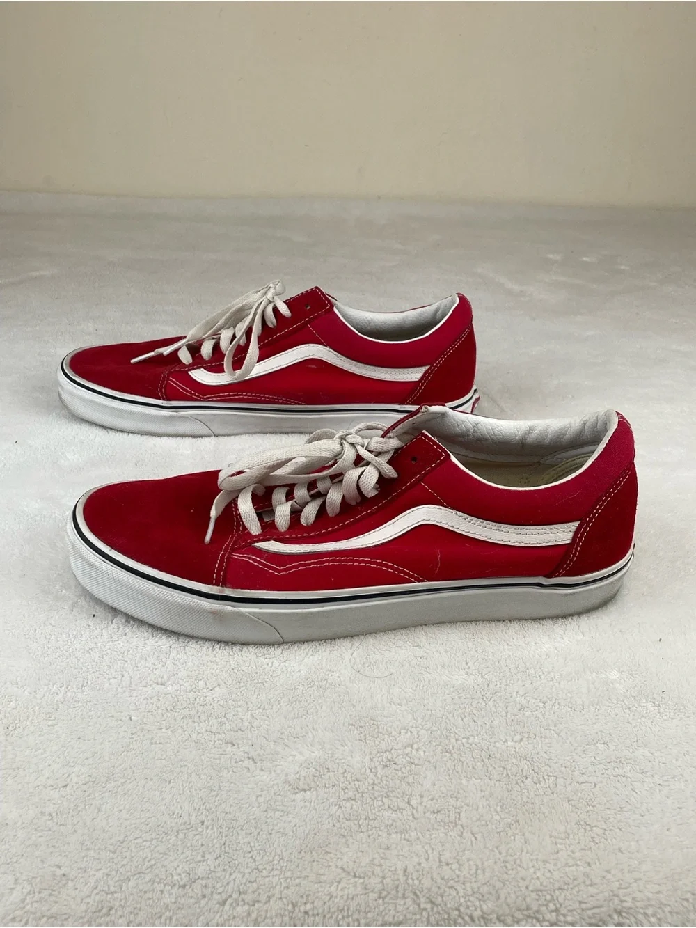 Vans Red and White Unisex Old Skool Skate Sneakers